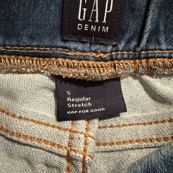 GAP Blue Denim Mini Skirt with Distressed Vintage Look/size S (6-7) - Picture 2 of 6
